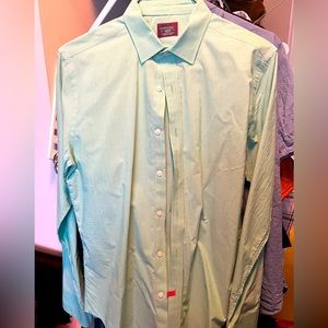 UNTUCKIT LONGSLEEVE BUTTONUP SHIRT IN LIGHT GREEN